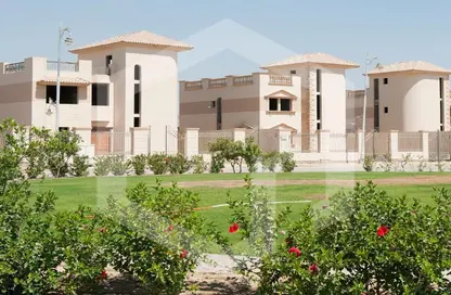 Villa - 5 Bedrooms - 4 Bathrooms for sale in Royal City - Sheikh Zayed Compounds - Sheikh Zayed City - Giza