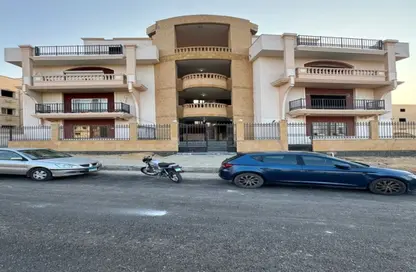 Apartment - 3 Bedrooms - 4 Bathrooms for sale in 1st Neighborhood - 4th District West - Shorouk City - Cairo