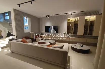 Villa - 4 Bedrooms - 5 Bathrooms for sale in Village Gardens Katameya - 5th Settlement Compounds - The 5th Settlement - New Cairo City - Cairo
