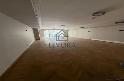 Apartment - 3 Bedrooms - 3 Bathrooms for sale in Mohamed Fawzy Moaz St. - Smouha - Hay Sharq - Alexandria