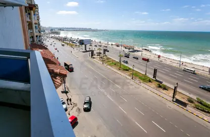 Apartment - 3 Bedrooms - 3 Bathrooms for sale in Al Geish Road - Camp Chezar - Hay Wasat - Alexandria