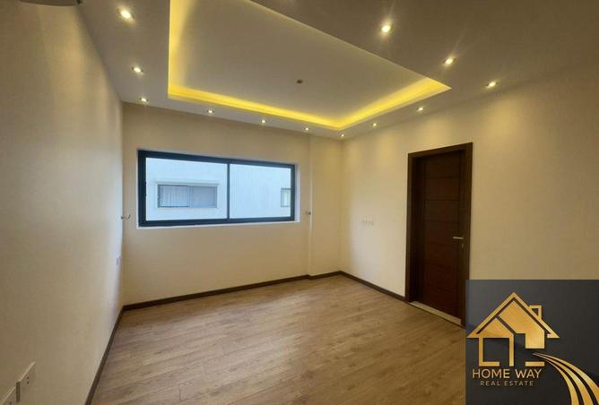 8260069 - Property Image 3