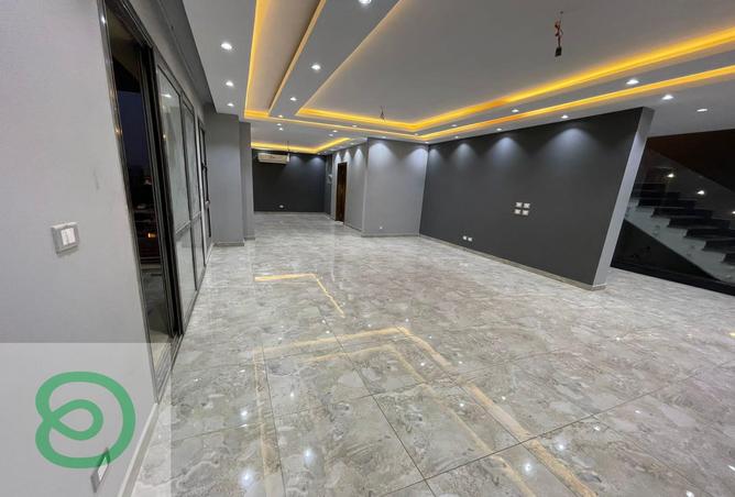 8300344 - Property Image 2