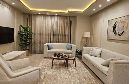 شقة - 3 غرف نوم - 3 حمامات للايجار في كمبوندات الشروق - مدينة الشروق - القاهرة