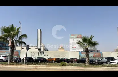 Retail - Studio - 2 Bathrooms for sale in Hadayek Al Mohandessin - 4th District - Sheikh Zayed City - Giza