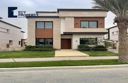 Villa - 3 Bedrooms - 3 Bathrooms for sale in Azzar - 5th Settlement Compounds - The 5th Settlement - New Cairo City - Cairo