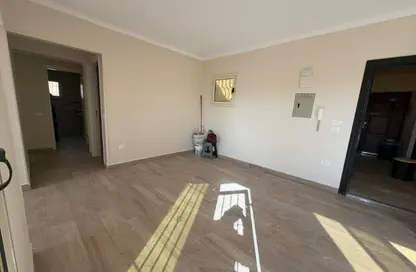 شقة - 3 غرف نوم - 2 حمامات للايجار في لازورد - الحي الثامن - الشيخ زايد - الجيزة