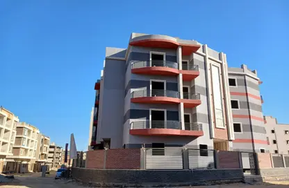 Apartment - 3 Bedrooms - 2 Bathrooms for sale in Bait Alwatan - The 5th Settlement - New Cairo City - Cairo
