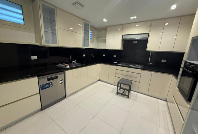 8244617 - Property Image 2