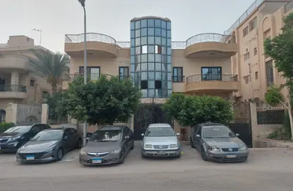 سطح - 8 غرف نوم - 8 حمامات للبيع في المنطقة ب - حى جنوب الاكايمية - مدينة القاهرة الجديدة - القاهرة