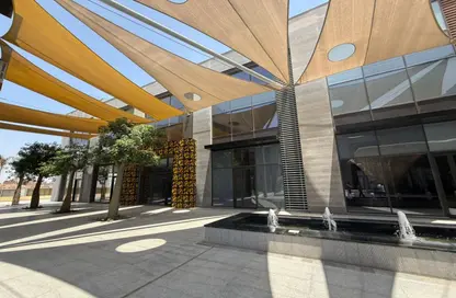 بناية كاملة - استوديو - 5 حمامات للايجار في سكاى واك - طريق مصر اسكندرية الصحراوي - الجيزة