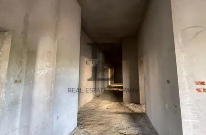 Apartment - 4 Bedrooms - 2 Bathrooms for sale in Ganoob El Acadimia - New Cairo City - Cairo