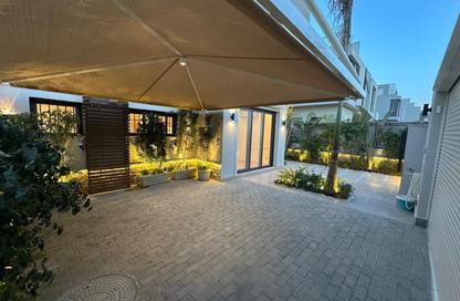 Villa - 5 Bedrooms - 6 Bathrooms for rent in Sodic East - 6th District - New Heliopolis - Cairo