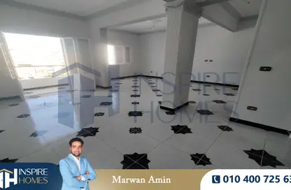 شقة - 3 غرف نوم - 2 حمامات للايجار في شارع عبد المنعم رياض - كفر عبده - رشدي - حي شرق - الاسكندرية