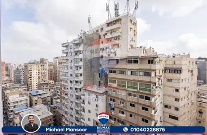 Apartment - 3 Bedrooms - 2 Bathrooms for sale in Doctor Helmy Bahgat Badawi St. - Sporting - Hay Sharq - Alexandria