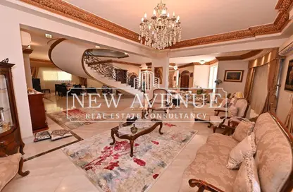 فيلا - 7 غرف نوم - 5 حمامات للبيع في شرق الاكاديمية - مدينة القاهرة الجديدة - القاهرة