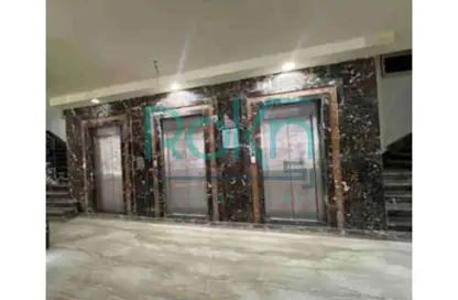 عيادة - استوديو - 1 حمام للبيع في شارع زهراء المعادى - دجلة - حي المعادي - القاهرة