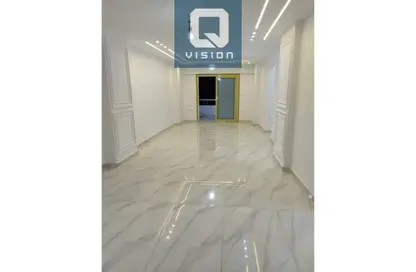 شقة - 3 غرف نوم - 2 حمامات للبيع في شارع ابو داوود الظاهري - المنطقة السادسة - مدينة نصر - القاهرة