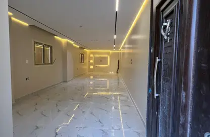 شقة - 3 غرف نوم - 2 حمامات للبيع في البوابة الرابعة - مينا - حدائق الاهرام - الجيزة