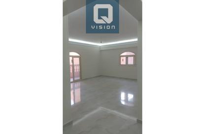Apartment - 3 Bedrooms - 1 Bathroom for rent in 5th Neighborhood - 3rd District East - Shorouk City - Cairo