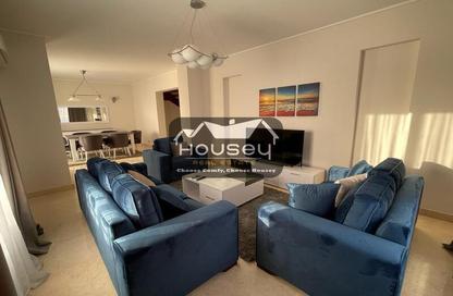 Apartment - 3 Bedrooms - 3 Bathrooms for rent in Palm Hills Village Gate - South Investors Area - New Cairo City - Cairo