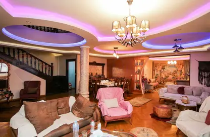 دوبلكس - 5 غرف نوم - 5 حمامات للبيع في الأزاريطة - حي وسط - الاسكندرية