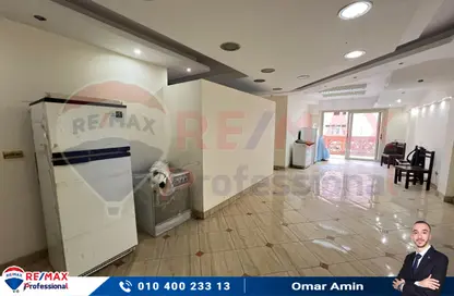 Office Space - Studio - 3 Bathrooms for rent in Abdel Salam Aref St. - Laurent - Hay Sharq - Alexandria