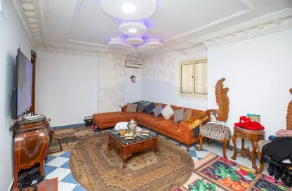 Apartment - 4 Bedrooms - 2 Bathrooms for sale in Gamal Abdel Nasser Road - Sidi Beshr - Hay Awal El Montazah - Alexandria