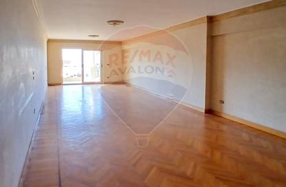 Apartment - 4 Bedrooms - 3 Bathrooms for sale in Kafr Abdo - Roushdy - Hay Sharq - Alexandria