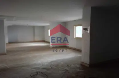 Office Space - Studio - 4 Bathrooms for rent in Cornish El Nile St. - Maadi - Hay El Maadi - Cairo