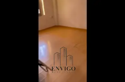 شقة - 3 غرف نوم - 2 حمامات للبيع في شارع عمارات رابعه - ارض الجولف - مصر الجديدة - القاهرة