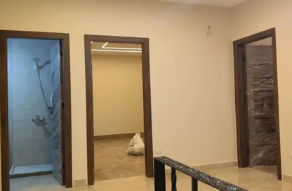 دوبلكس - 4 غرف نوم - 3 حمامات للايجار في الحي السادس عشر - الشيخ زايد - الجيزة