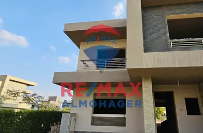 Villa - 5 Bedrooms - 6 Bathrooms for sale in New Giza - Cairo Alexandria Desert Road - 6 October City - Giza