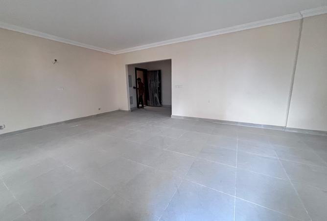 8267588 - Property Image 3