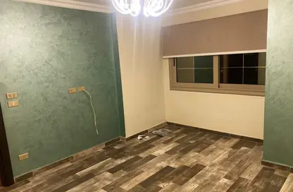 شقة - 2 غرف نوم - 2 حمامات للبيع في شارع عبد العزيز فهمي - ميدان هليوبوليس - النزهة - القاهرة