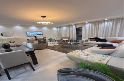 Apartment - 2 Bedrooms - 2 Bathrooms for sale in Lake View Residence - 5th Settlement Compounds - The 5th Settlement - New Cairo City - Cairo