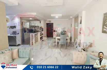 Apartment - 2 Bedrooms - 1 Bathroom for sale in Al Hilton St. - Smouha - Hay Sharq - Alexandria