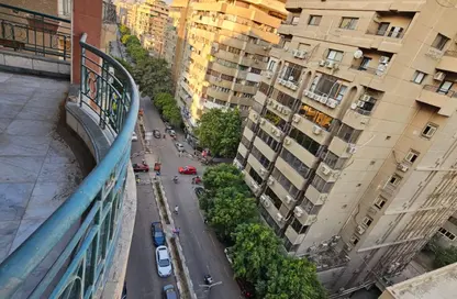 Apartment - 5 Bedrooms - 3 Bathrooms for sale in El Manial - Hay El Manial - Cairo