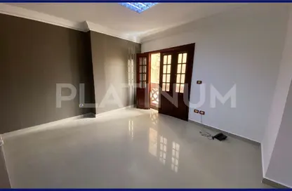 مساحات مكتبية - استوديو - 1 حمام للبيع في شارع كفر عبده - كفر عبده - رشدي - حي شرق - الاسكندرية