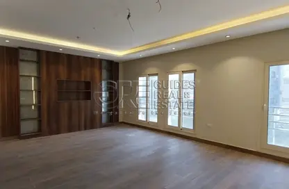 طابق كامل - استوديو - 8 حمامات للبيع في شارع جزيرة العرب (المهندس حسن حلمي) - المهندسين - الجيزة