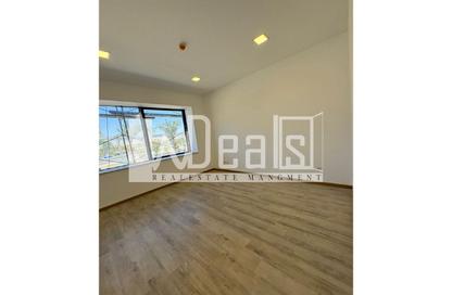 Office Space - Studio - 1 Bathroom for rent in Lake View Residence - 5th Settlement Compounds - The 5th Settlement - New Cairo City - Cairo