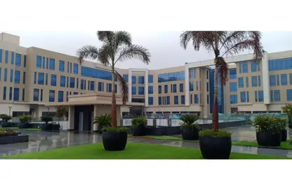 Clinic - Studio - 1 Bathroom for sale in Mivida - 5th Settlement Compounds - The 5th Settlement - New Cairo City - Cairo