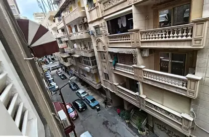 Apartment - 3 Bedrooms - 1 Bathroom for sale in Abou Quer Road - Zezenia - Hay Sharq - Alexandria