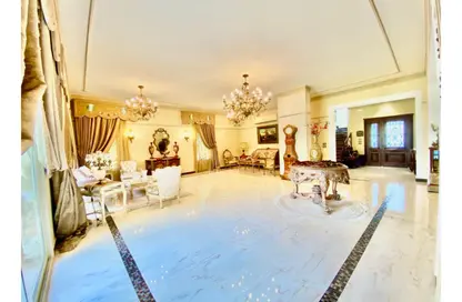 Villa - 4 Bedrooms - 5 Bathrooms for sale in Al Hayah Residence - 3rd District West - Shorouk City - Cairo
