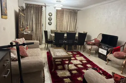 شقة - 3 غرف نوم - 2 حمامات للايجار في حى القرنفل - التجمع الخامس - مدينة القاهرة الجديدة - القاهرة