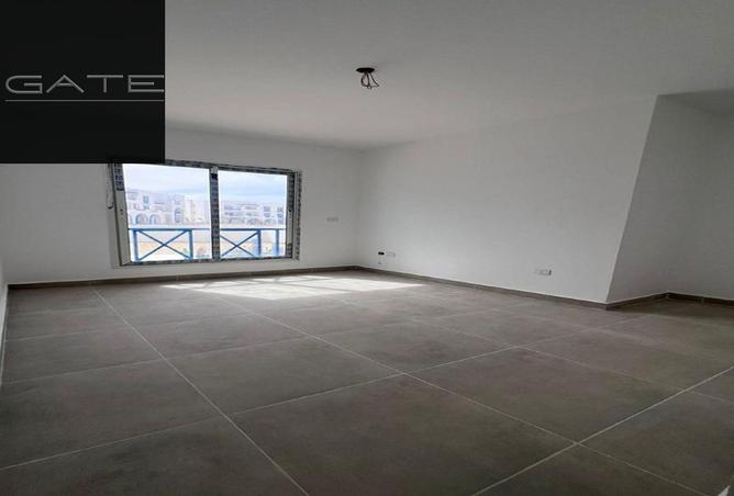 8082221 - Property Image 3