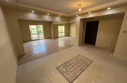 Apartment - 3 Bedrooms - 2 Bathrooms for sale in Mohamed Hassanein Heikal St. - 6th Zone - Nasr City - Cairo