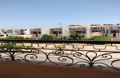 Apartment - 3 Bedrooms - 3 Bathrooms for rent in Ganoob El Acadimia - New Cairo City - Cairo