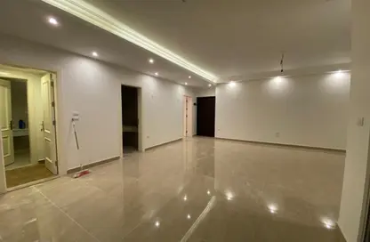 شقة - 2 غرف نوم - 2 حمامات للايجار في فيلدج جيت - المستثمرين الجنوبية - مدينة القاهرة الجديدة - القاهرة