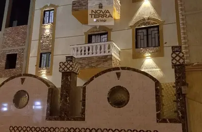 بناية كاملة - 6 غرف نوم - 3 حمامات للبيع في العبير جاردنز حدائق اكتوبر - حدائق اكتوبر - مدينة 6 أكتوبر - الجيزة